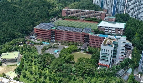 부산 고교 중간고사 화학 문제 10여개, EBS 수능교재와 유사…재시험 치른다