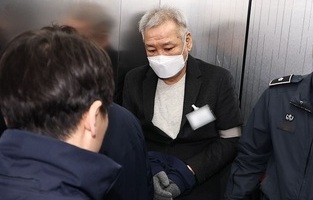 건진법사 2심 징역 5년…샤넬백 증거 제출로 1년 감형