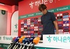 홍명보 사퇴에도 들끓는 민심…'출입금지'에서 살해 협박까지