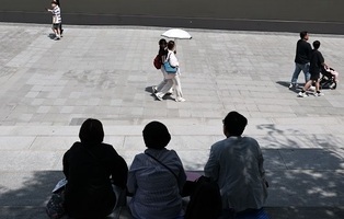 감시 시작 사흘째도 두 자릿수…온열질환자 누적 57명, 사망자도 발생
