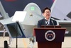 KF-21 양산 1호기 출고…이재명 대통령 