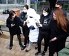 온몸에 멍든 채 숨진 12살 초등생 학대한 계모·친부 구속기간 연장