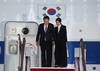 ‘김건희 명품쇼핑 논란’ 반영 안 돼도 尹 지지율 2주 연속 하락