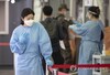코로나19 신규 확진자 735명, 1월 첫째 주 이후 최다…전해철 
