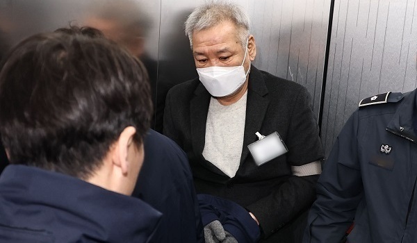 건진법사 2심 징역 5년…샤넬백 증거 제출로 1년 감형