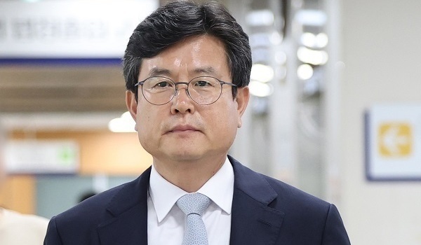 '사후 계엄선포문' 강의구 전 부속실장, 징역 1년 6개월 확정