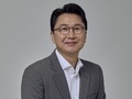 20여년 함께한 직원을 아들로…세라젬 이환성 회장, 이경수 대표 양자 입양해 지분 승계