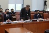 이상민, 행안위서 거듭 고개 숙여…與, 정부 대응 비판 차단에 총력